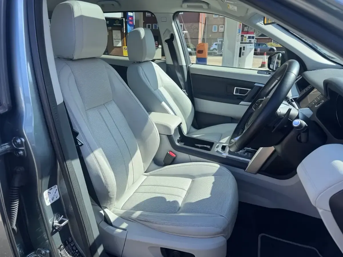 Used Land Rover Discovery Sport HSE 180 HP (132 kW) 2015 Grey SUV