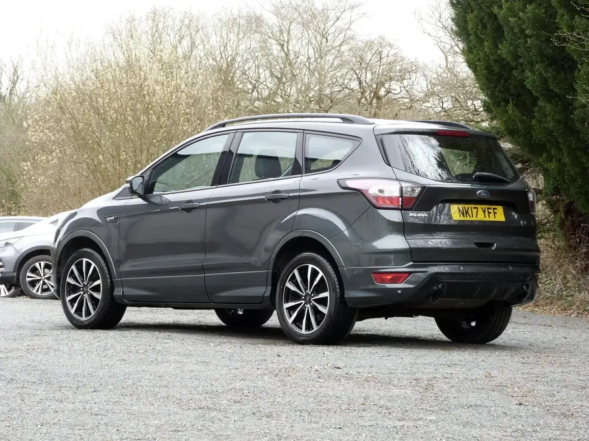 Used Ford Kuga ST-Line 120 HP (88 kW) 2017 Green SUV