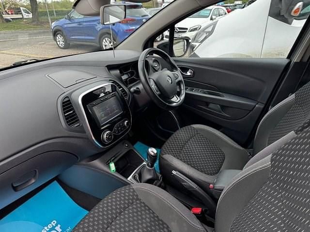 Second-hand Renault Captur Dynamique 90 CP (66 kW) 2018 SUV