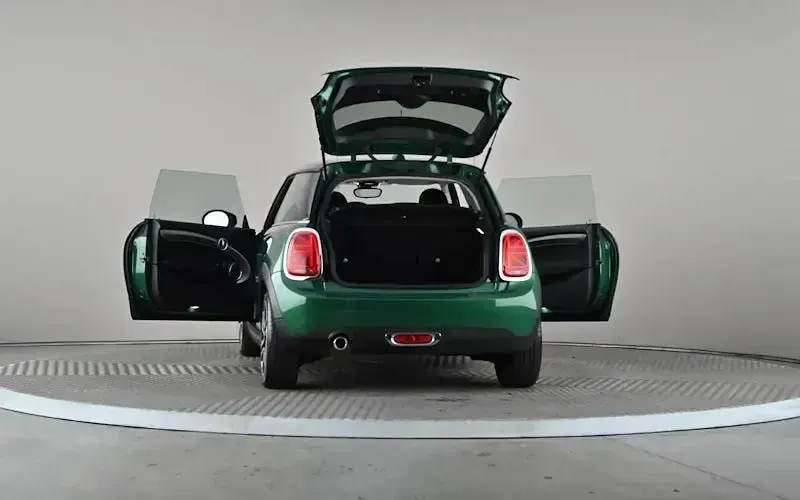 Used Mini Cooper Exclusive 136 HP (100 kW) 2021 Green Hatchback