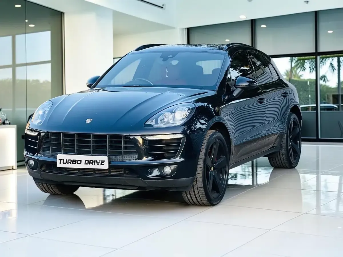 Used Porsche Macan 258 HP (189 kW) 2015 Black SUV