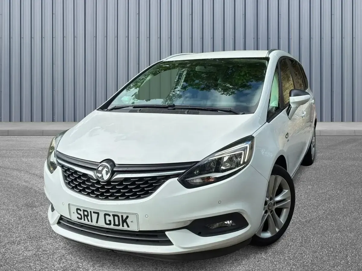 Used Vauxhall Zafira Tourer SRi 2017 White MPV