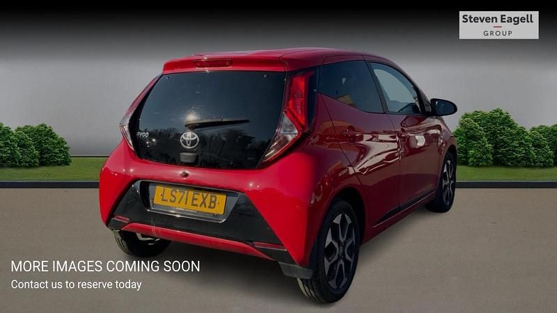 Used Toyota Aygo Trend 72 HP (52 kW) 2021 Red Hatchback