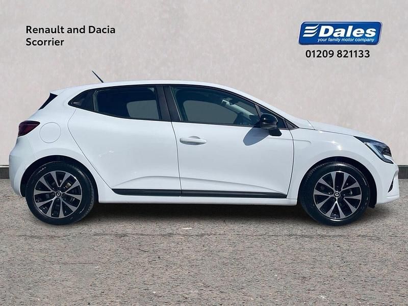 Used Renault Clio V Evolution 145 HP (106 kW) 2023 Solid  glacier white  Hatchback