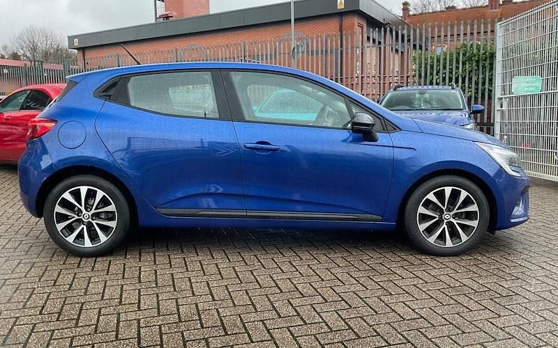Used Renault Clio V Evolution 90 HP (66 kW) 2023 Hatchback