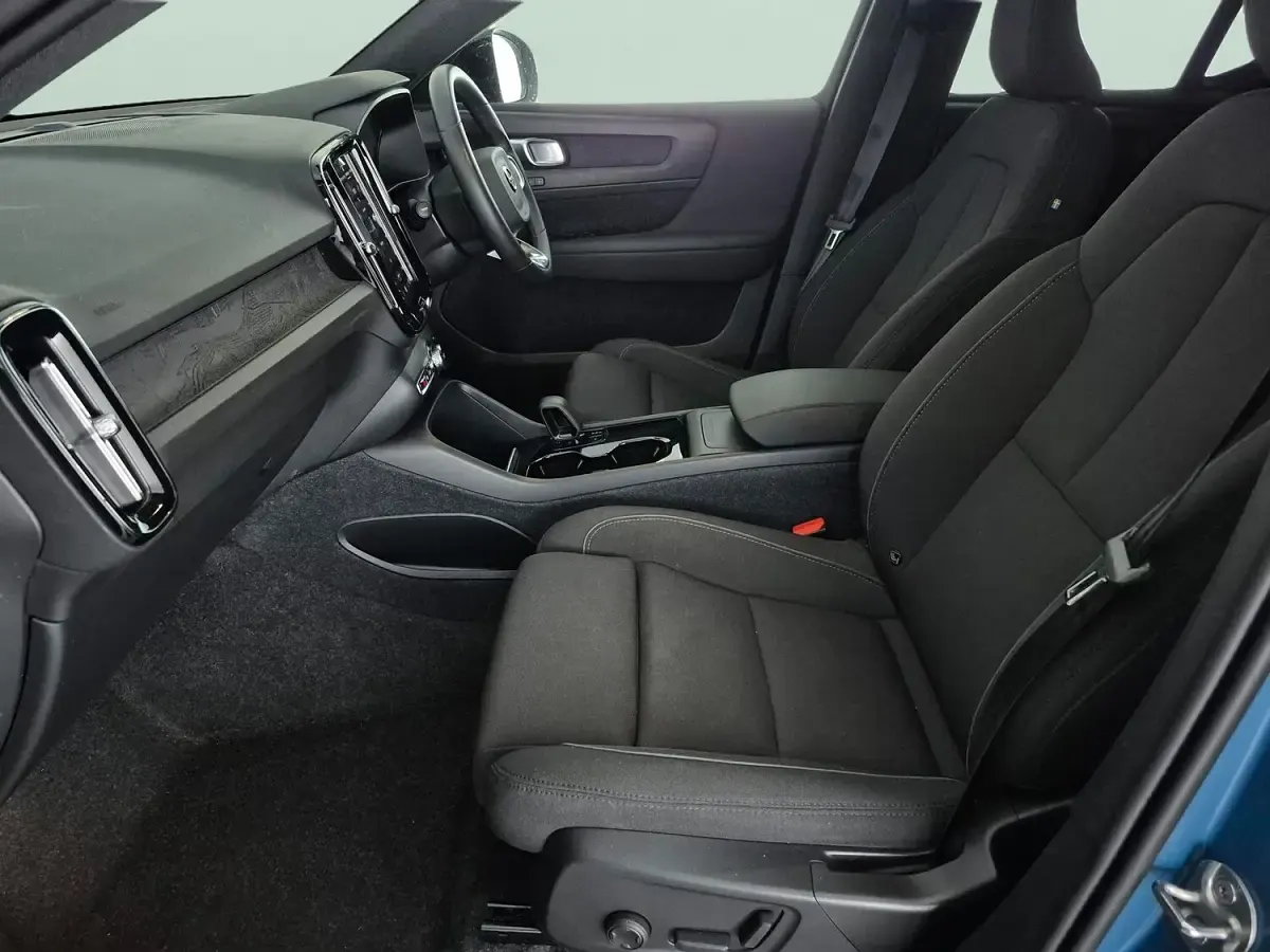 Used Volvo XC40 Plus 169 kW (231 HP) 2023 Blue SUV