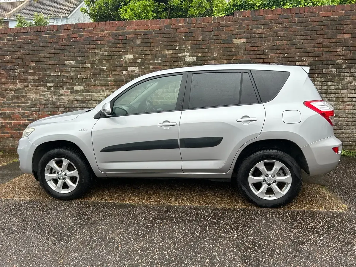 Used Toyota RAV4 150 HP (110 kW) 2010 Silver SUV