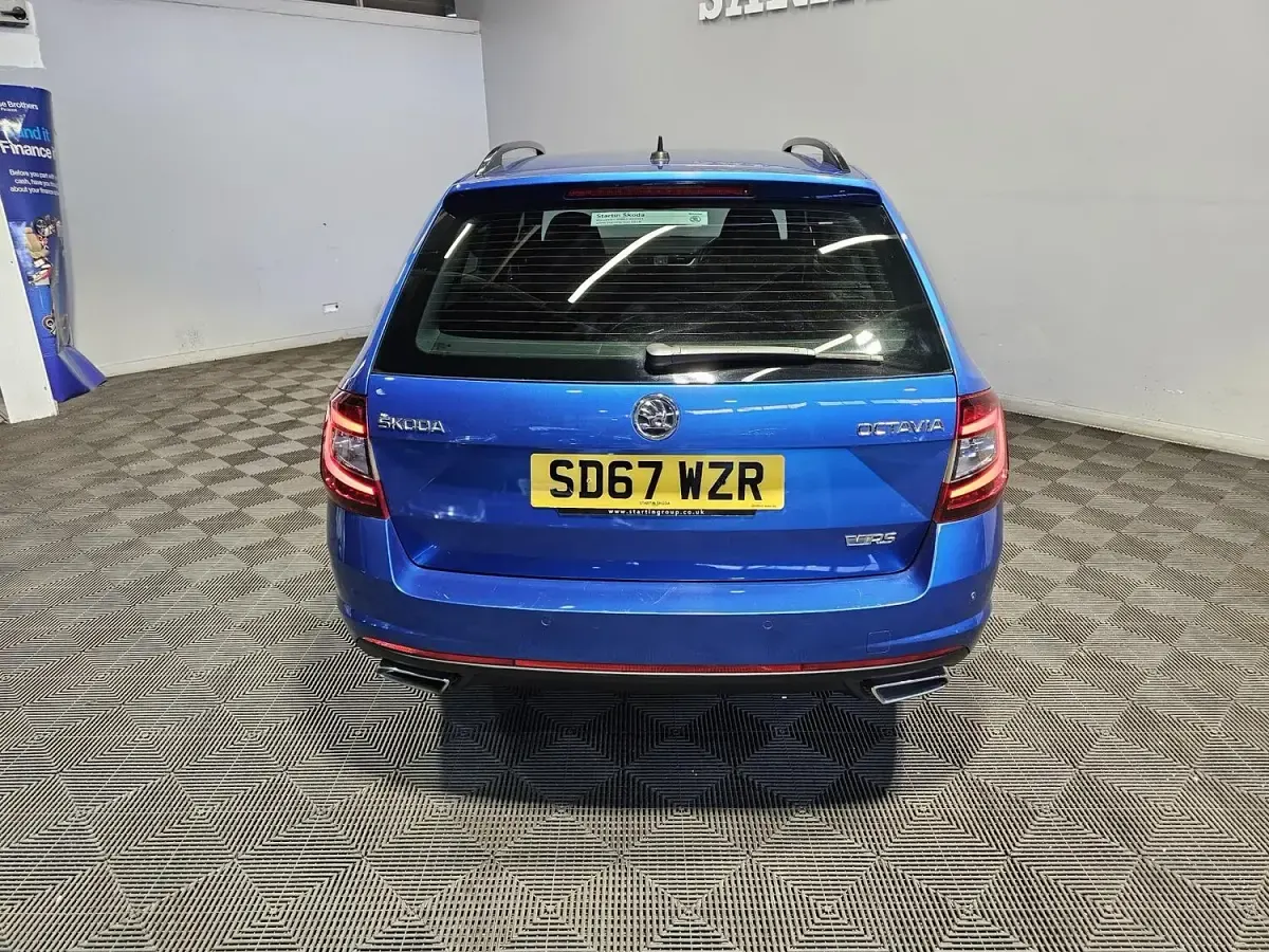 Used Skoda Octavia vRS 184 HP (135 kW) 2017 Blue Estate