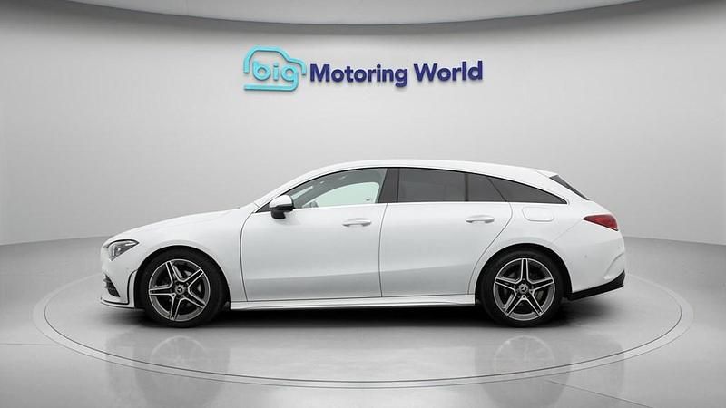 Used Mercedes CLA180 Shooting Brake AMG line 136 HP (100 kW) 2022 White Estate