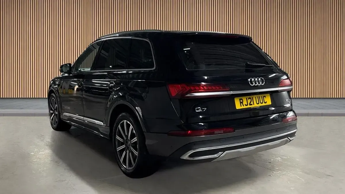 Used Audi Q7 Sport 286 HP (210 kW) 2021 Deep black/deep black SUV
