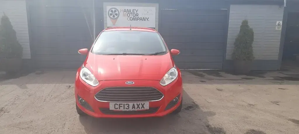 Used Ford Fiesta Zetec 82 HP (60 kW) 2013 Red Hatchback
