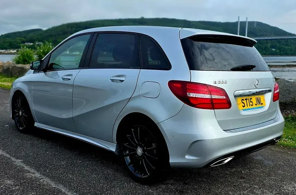 Used Mercedes B200 AMG Line Premium 2015 Silver Hatchback
