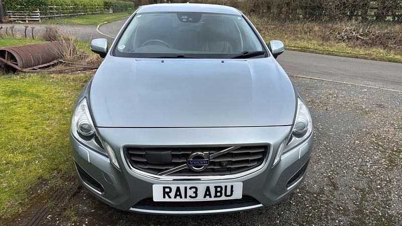 Used Volvo S60 SE Lux 300 HP (220 kW) 2013 Silver Sedan