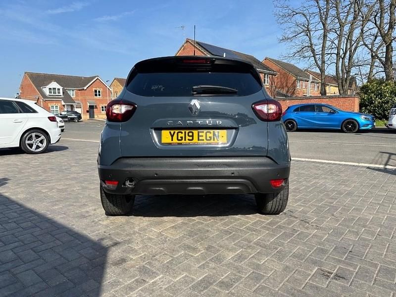 Used Renault Captur Iconic 90 HP (66 kW) 2019 Blue/black SUV