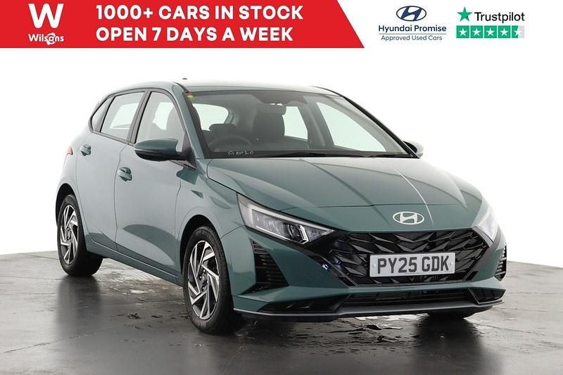 Used Hyundai i20 Advanced 90 HP (66 kW) 2025 Green Hatchback
