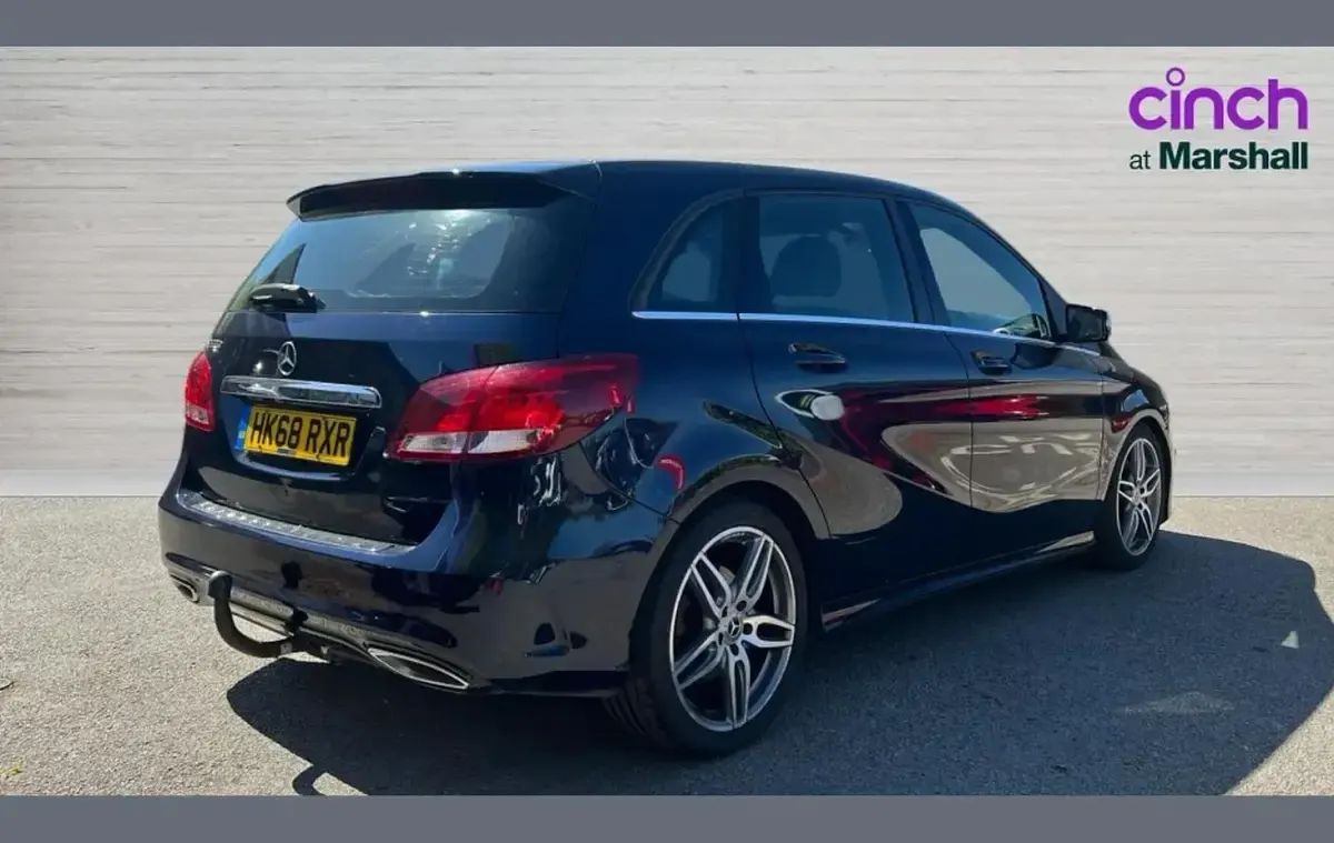 Käytetty Mercedes B220 Executive 174 HP (127 kW) 2018 Sininen Tila-auto