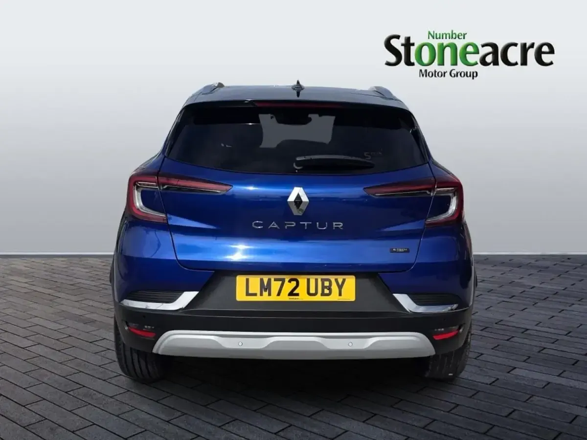 Second-hand Renault Captur Techno 143 CP (105 kW) 2022 Albastru SUV