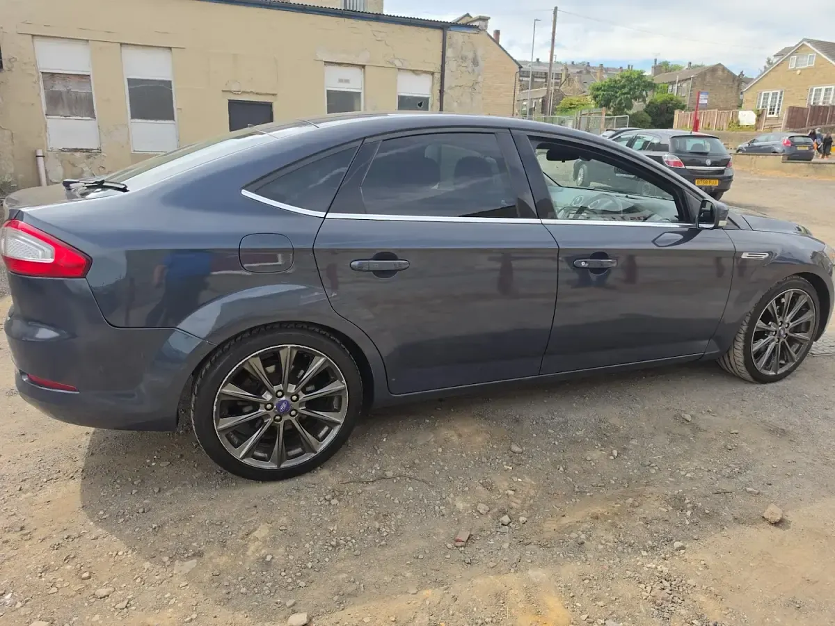 Used Ford Mondeo Business Edition 140 HP (102 kW) 2014 Grey Hatchback