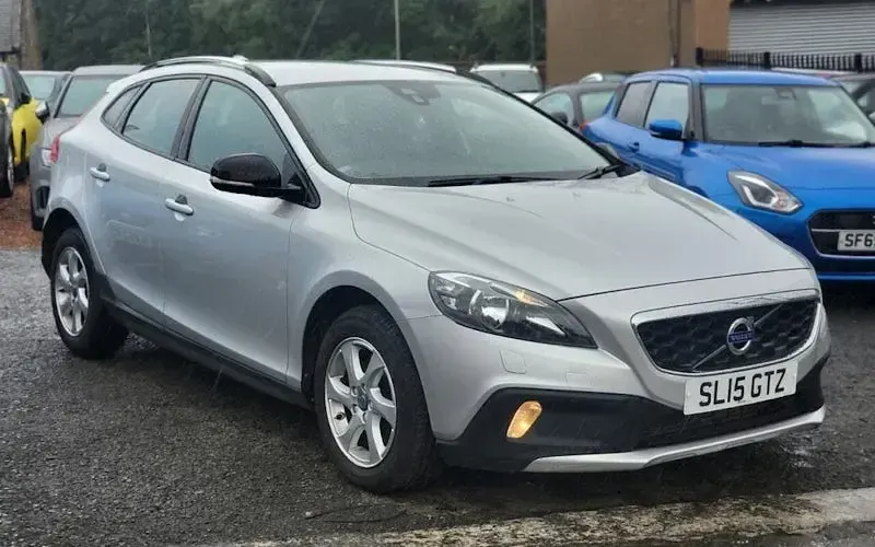 Used Volvo V40 SE 114 HP (83 kW) 2015 Hatchback