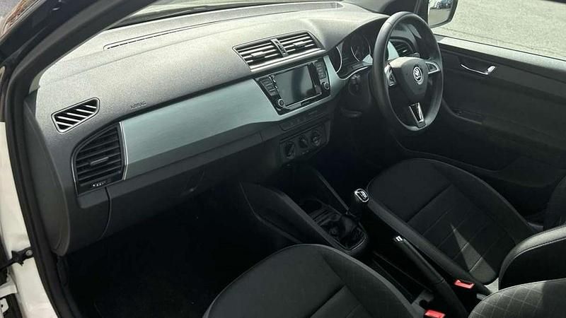 Used Skoda Fabia Colour Edition 60 HP (44 kW) 2020 White Hatchback