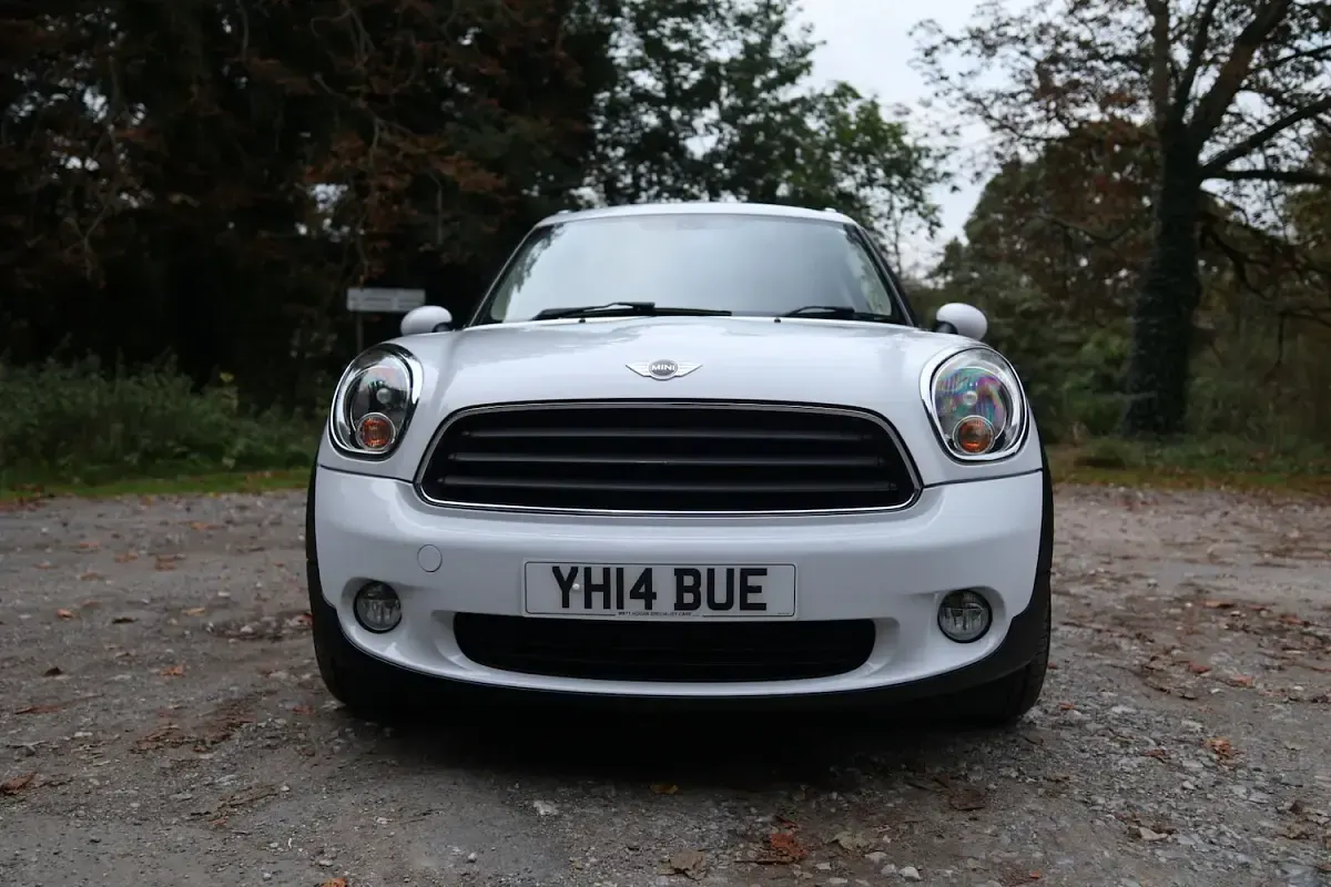 Used Mini Cooper D 2014 White Hatchback