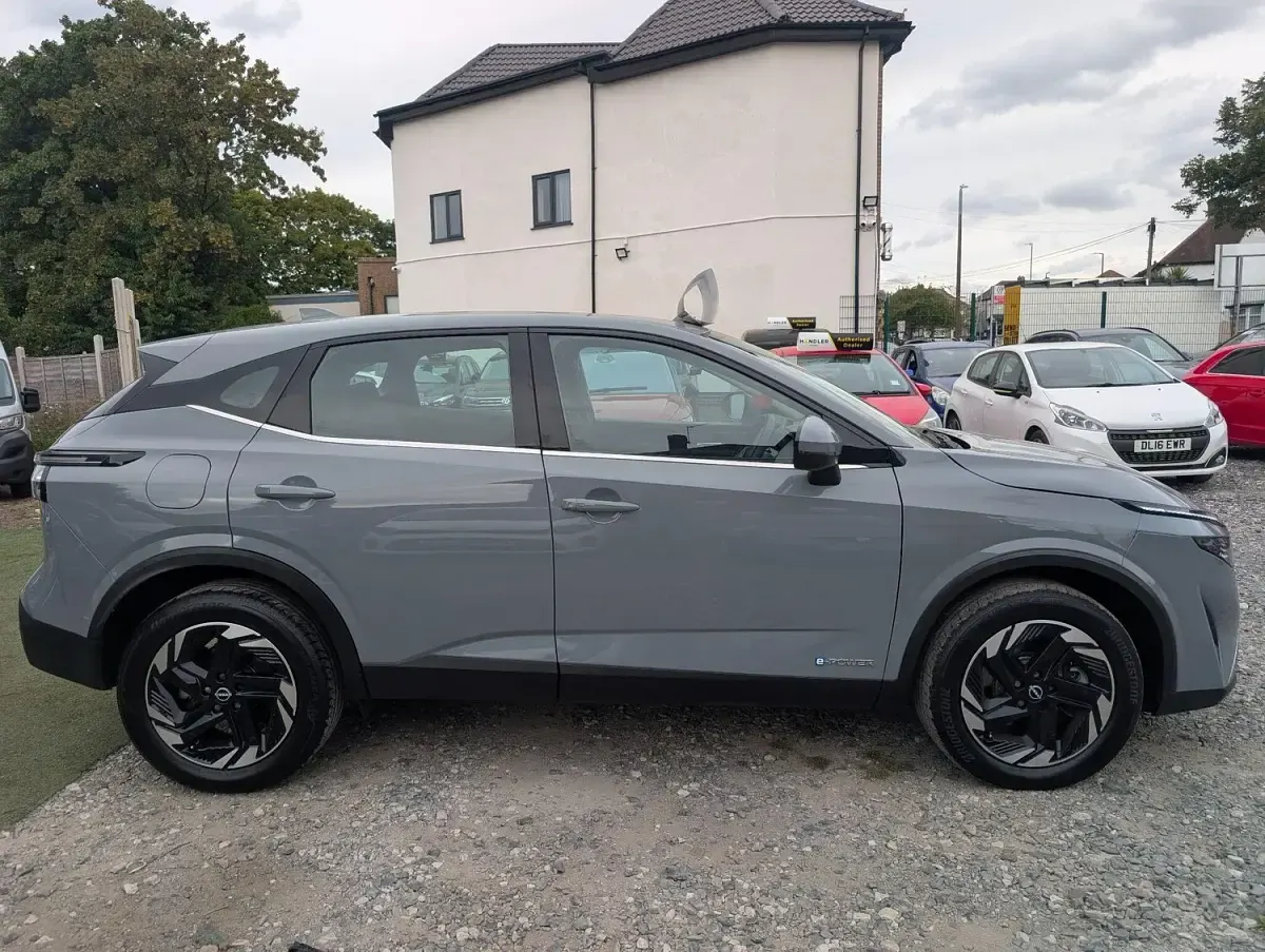 Used Nissan Qashqai Acenta Premium 190 HP (139 kW) 2024 Grey SUV