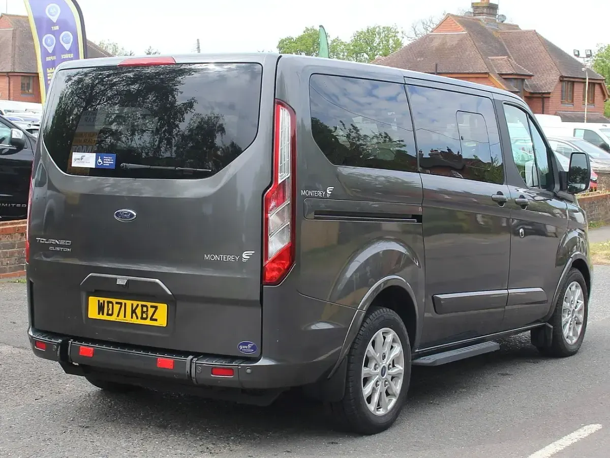 Usado Ford Tourneo Custom Titanium 2022 Cinzento Van