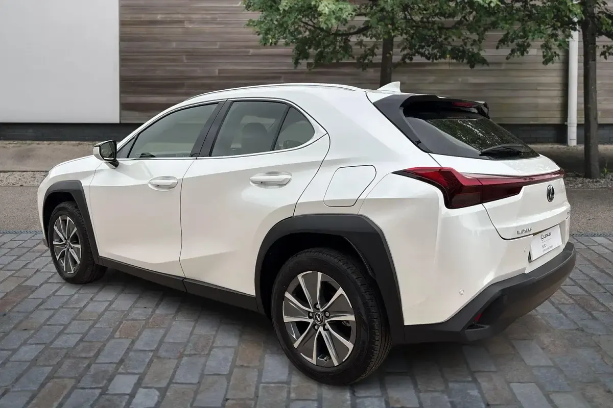 Used Lexus UX 300e 150 kW (204 HP) 2025 White SUV
