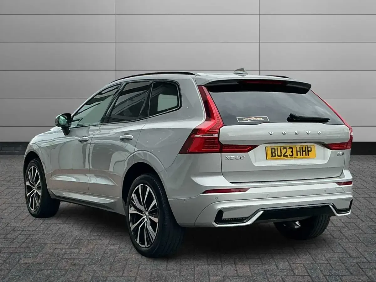 Used Volvo XC60 Plus 247 HP (181 kW) 2023 SUV
