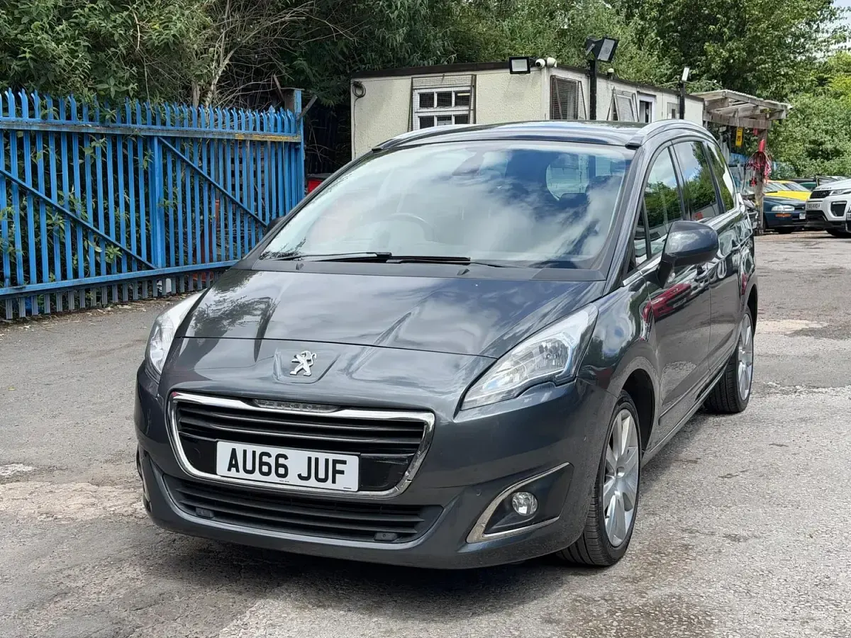 Used Peugeot 5008 Allure 2016 Grey MPV