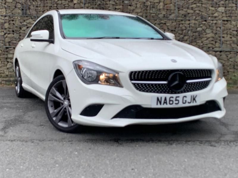Used Mercedes CLA180 122 HP (89 kW) 2015 White Sedan