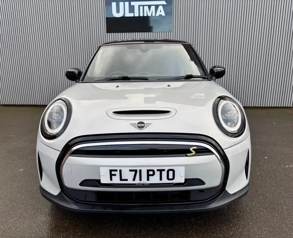 Usado Mini Cooper SE Hatch 33 kW (45 CV) 2021 Plateado Utilitario