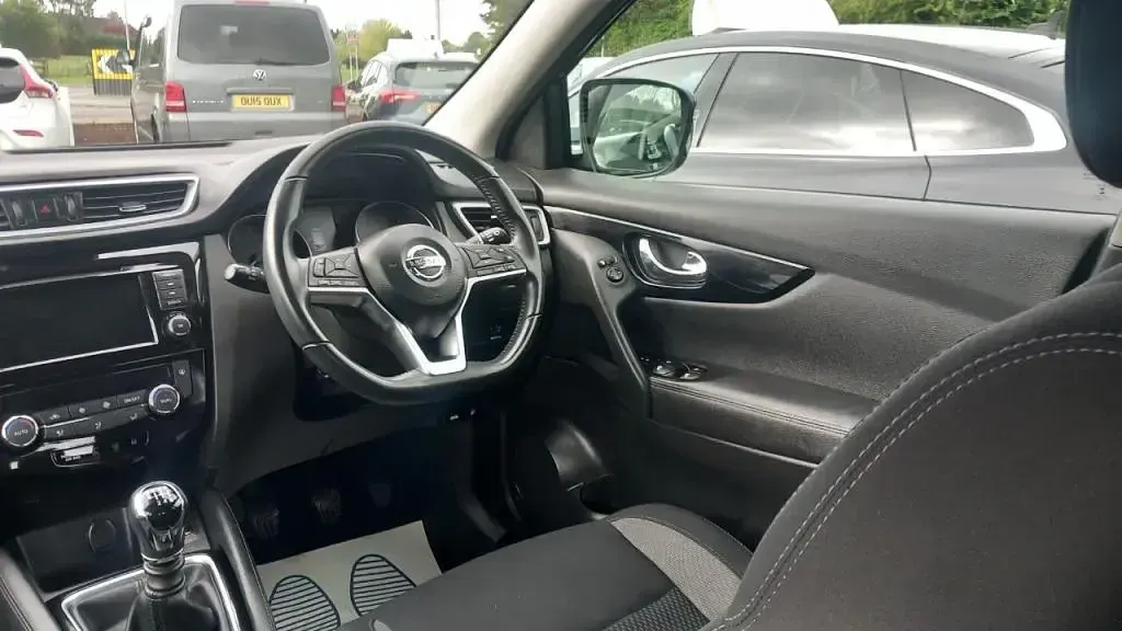Used Nissan Qashqai Acenta Premium 140 HP (102 kW) 2019 Black SUV