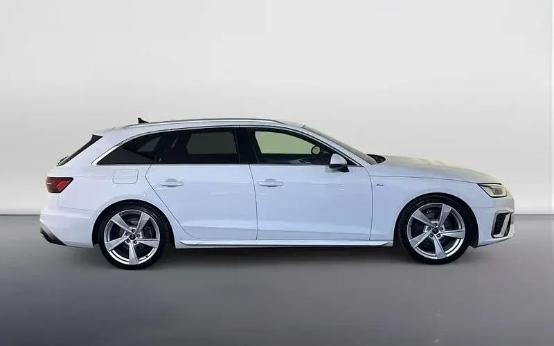 Used Audi A4 S-Line 150 HP (110 kW) 2023 White Estate