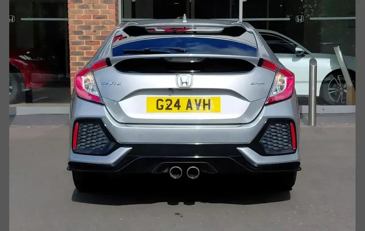 Used Honda Civic Sport 180 HP (132 kW) 2017 Silver Hatchback