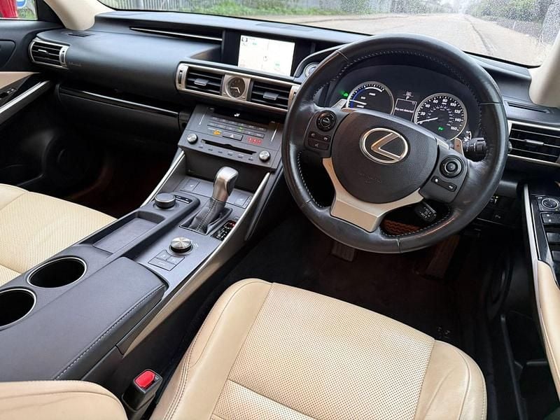 Used Lexus IS300h Executive Line 223 HP (164 kW) 2016 Red Sedan