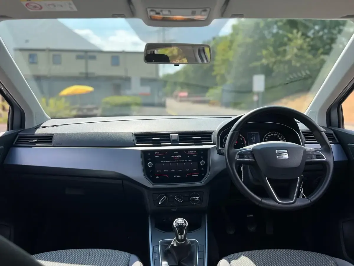 Used Seat Arona SE Technology 95 HP (69 kW) 2019 Silver SUV