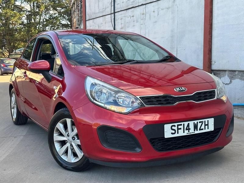 Red Used 2014 Kia Rio Hatchback | £3,495 (Fair price) - Image 1/4