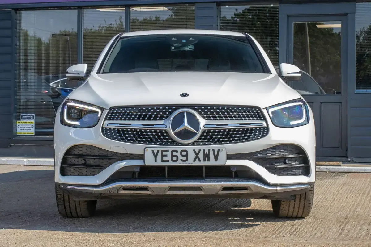 Used Mercedes GLC220 AMG line 191 HP (140 kW) 2019 White SUV