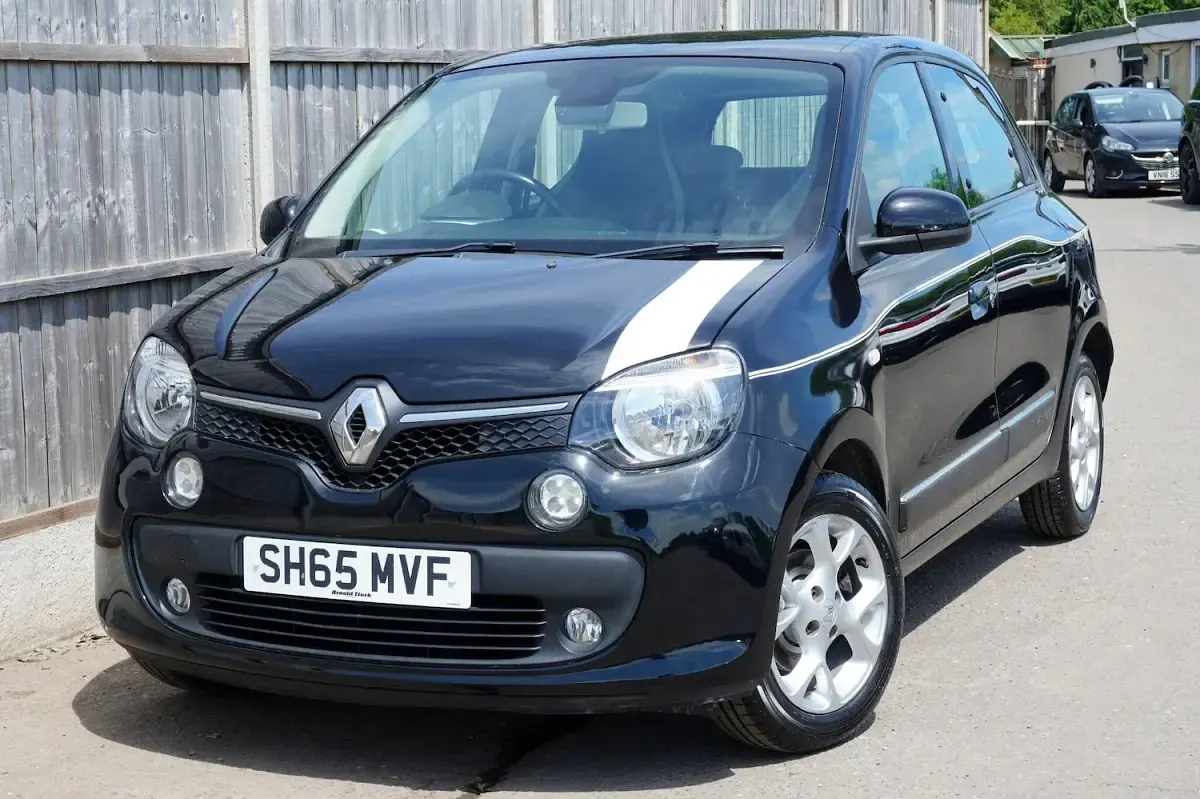 Used Renault Twingo Dynamique 70 HP (51 kW) 2015 Black Hatchback