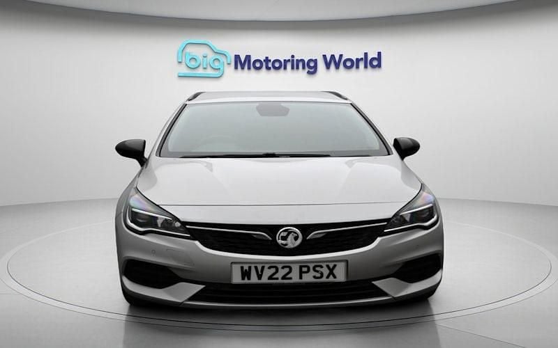 Used Vauxhall Astra Business Edition 131 HP (96 kW) 2021 Silver Estate