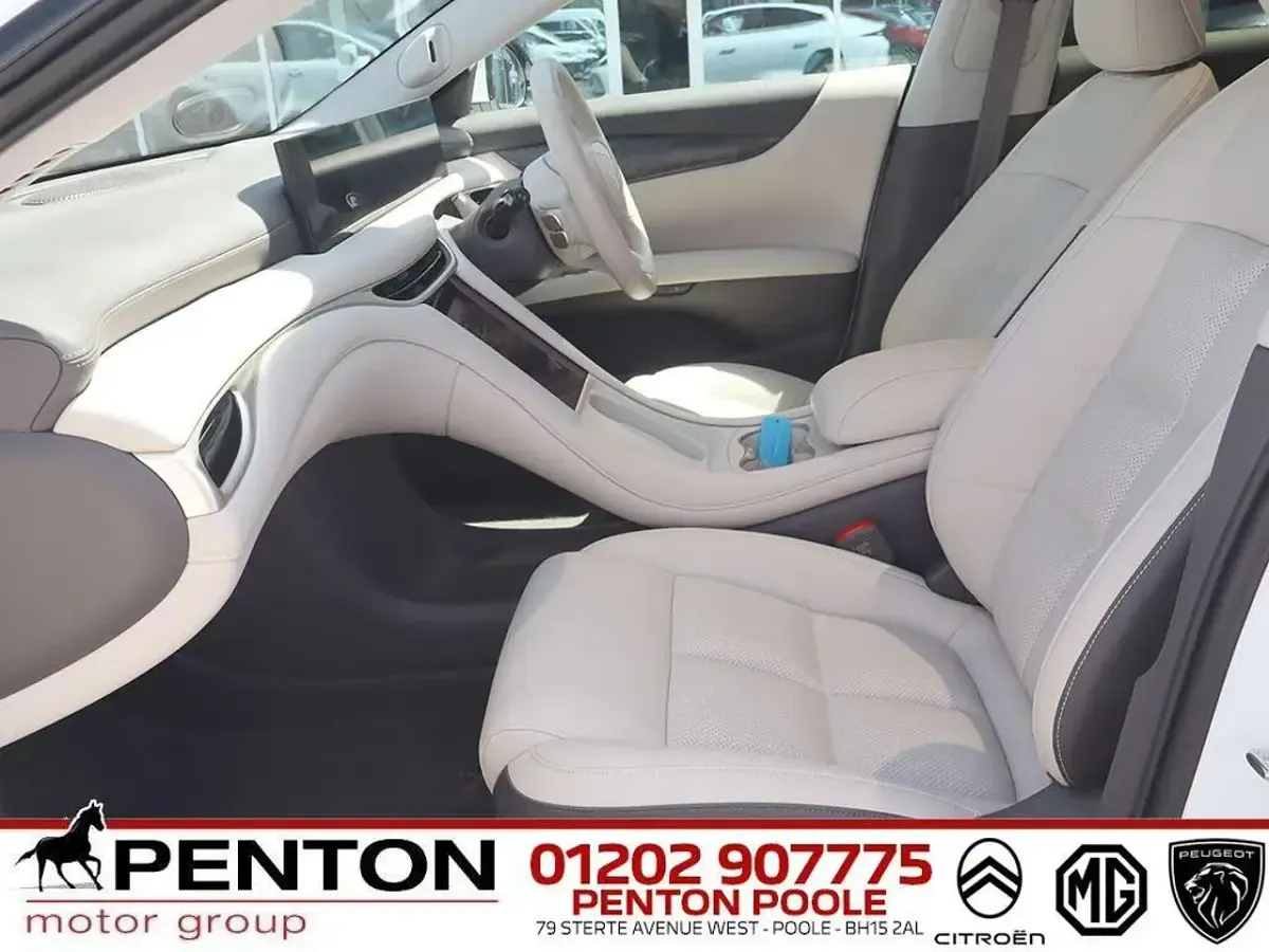 New MG IM5 300 kW (408 HP) 2026 White Hatchback