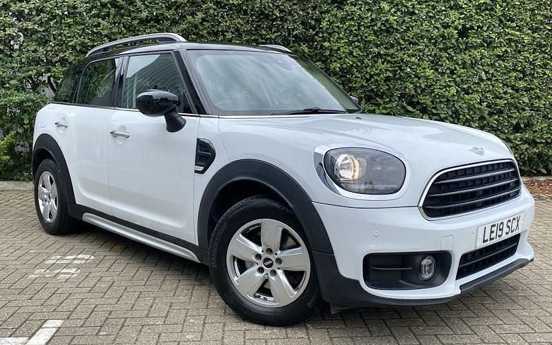 White Used 2019 Mini Cooper Countryman Classic SUV | £16,399 (Good price) - Image 1/4