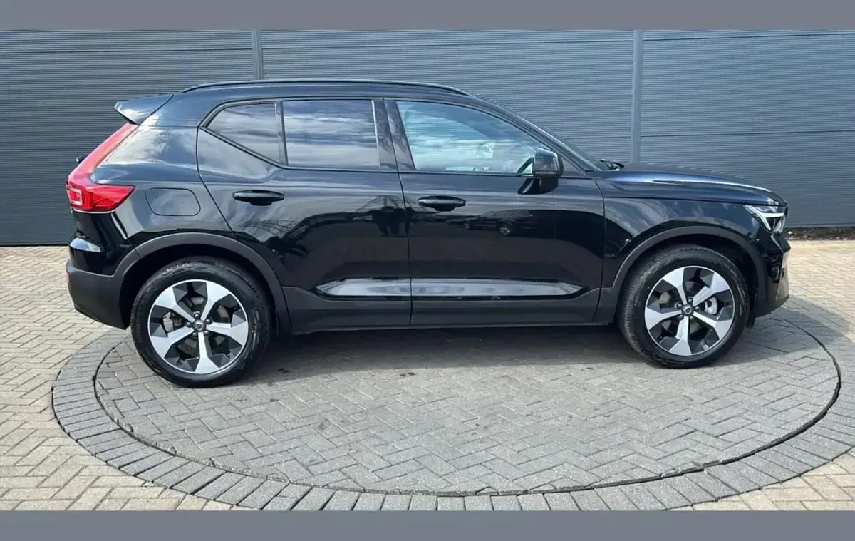 Used Volvo XC40 Plus 194 HP (142 kW) 2025 Black SUV