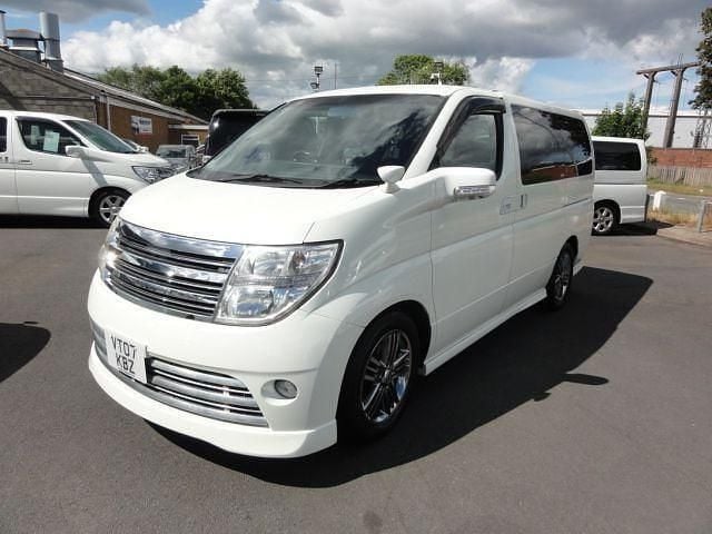 White Used 2007 Nissan Elgrand S MPV | £8,999 (Fair price) - Image 1/4