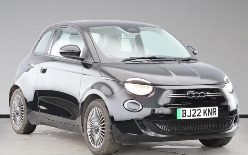 Used 2022 Fiat 500e Icon Hatchback | £11,975 (Fair price) - Image 1/3