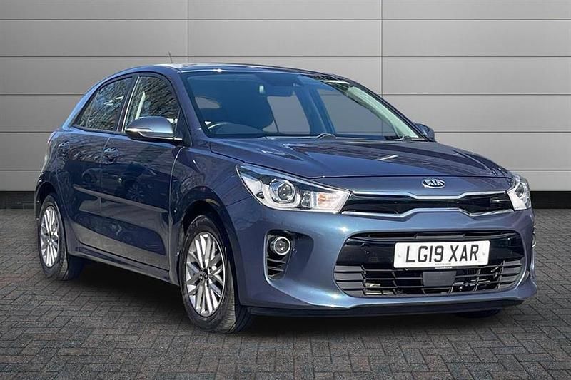 Used Kia Rio 99 HP (72 kW) 2019 Blue Hatchback