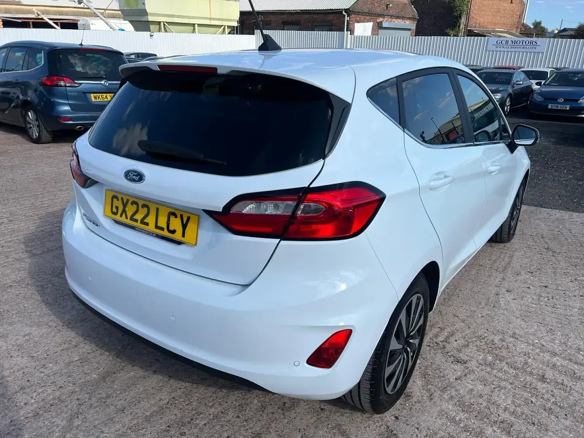 Used Ford Fiesta Titanium 100 HP (73 kW) 2022 White Hatchback