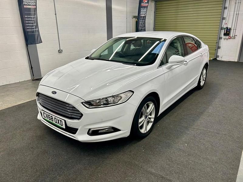 Used Ford Mondeo Zetec 150 HP (110 kW) 2018 White Hatchback