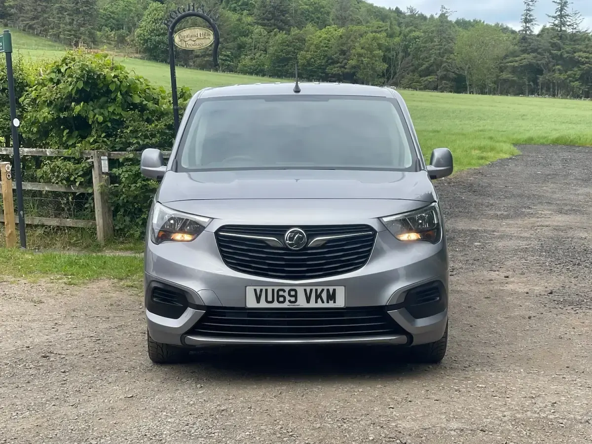Used Vauxhall Combo Sportive 100 HP (73 kW) 2019 Grey MPV